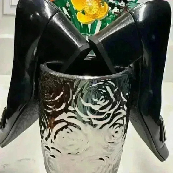 PRADA Black Leather Shoes with Point Toes and Chunky Heel - Picture 5 of 14